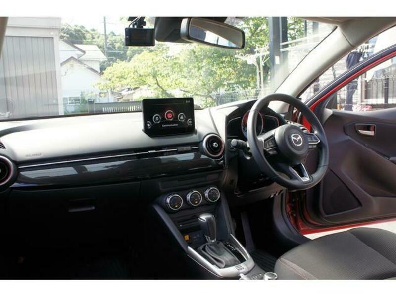 MAZDA2