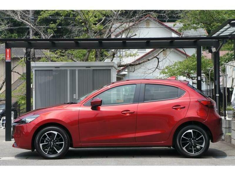 MAZDA2