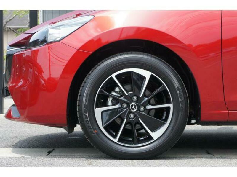 MAZDA2