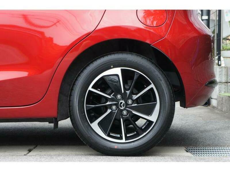 MAZDA2