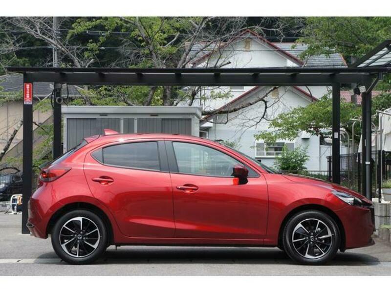MAZDA2