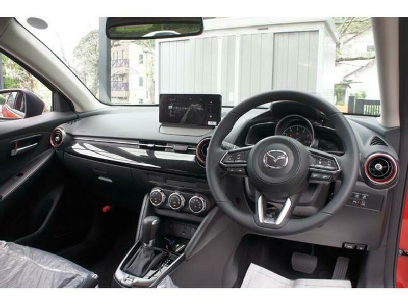 MAZDA2