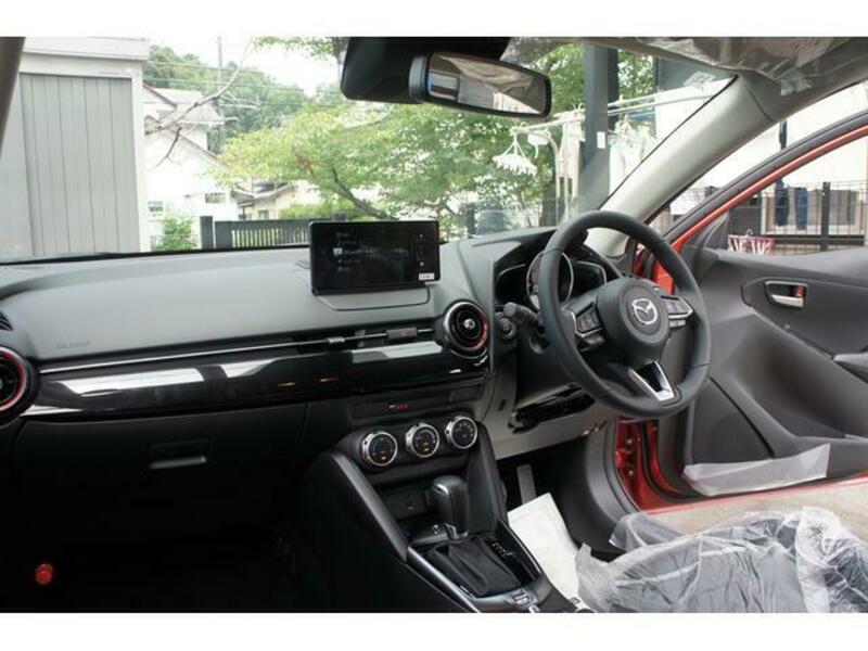 MAZDA2