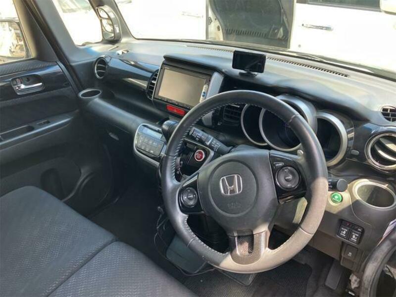 N BOX CUSTOM
