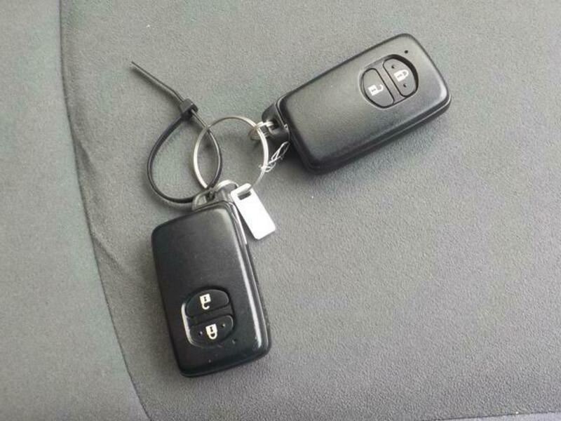 PRIUS ALPHA