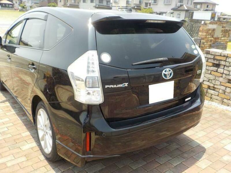 PRIUS ALPHA