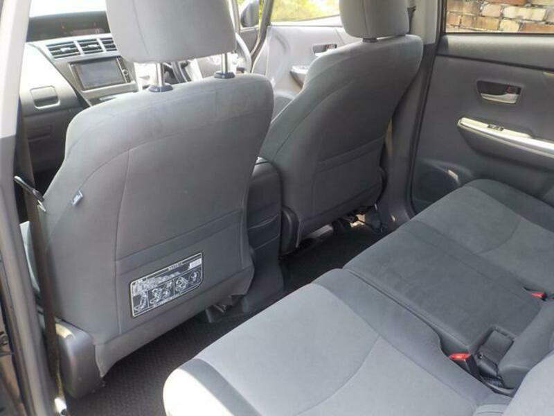 PRIUS ALPHA