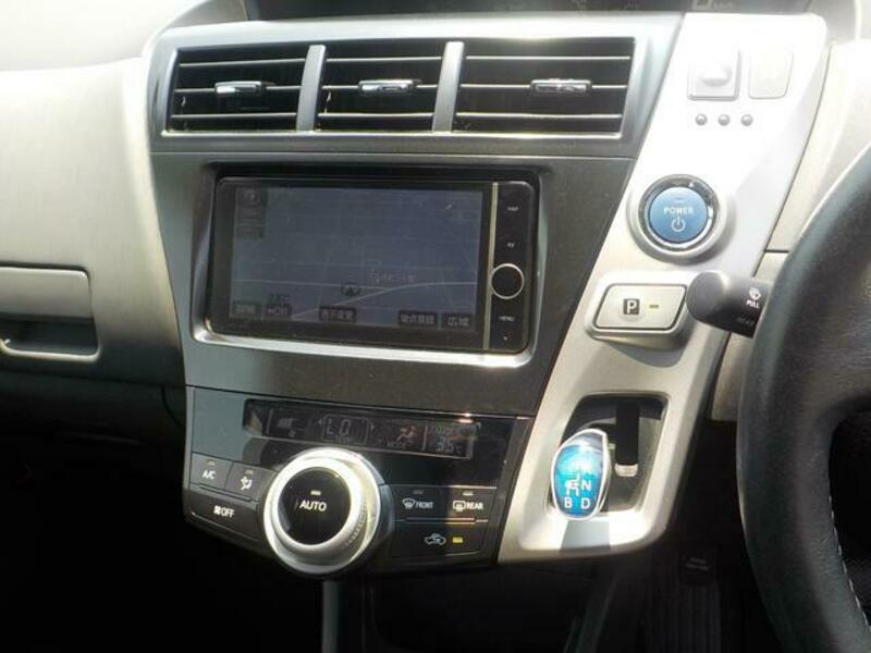 PRIUS ALPHA