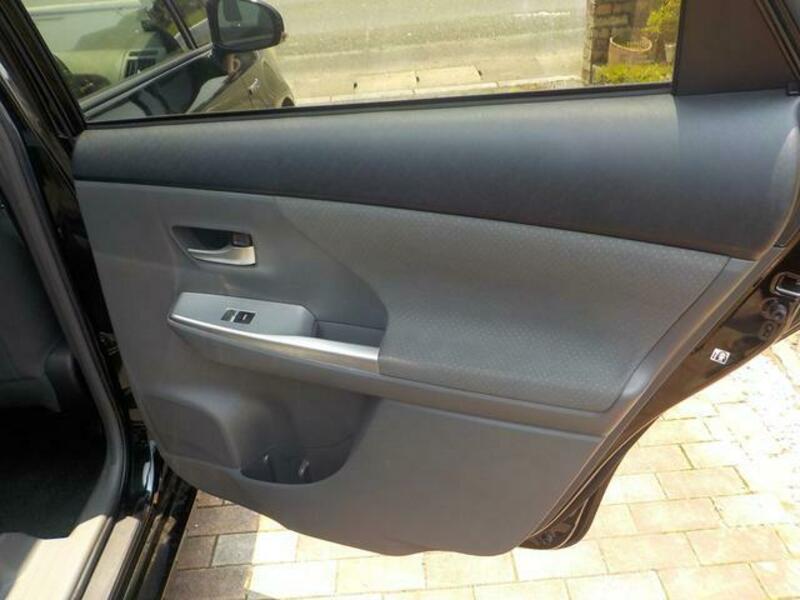 PRIUS ALPHA