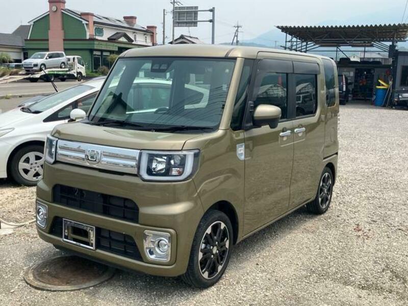 DAIHATSU WAKE