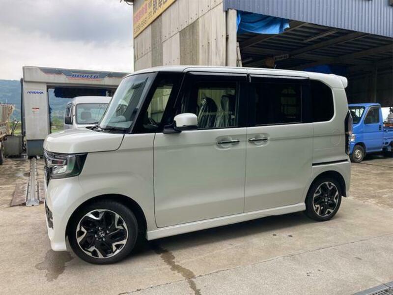 N BOX CUSTOM