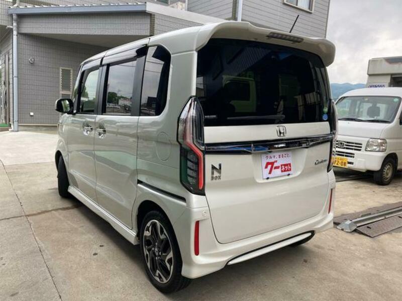 N BOX CUSTOM