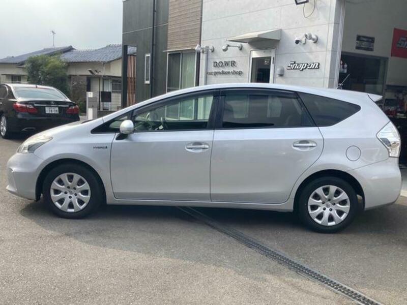 PRIUS ALPHA