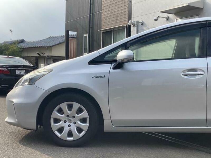 PRIUS ALPHA
