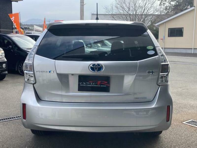 PRIUS ALPHA