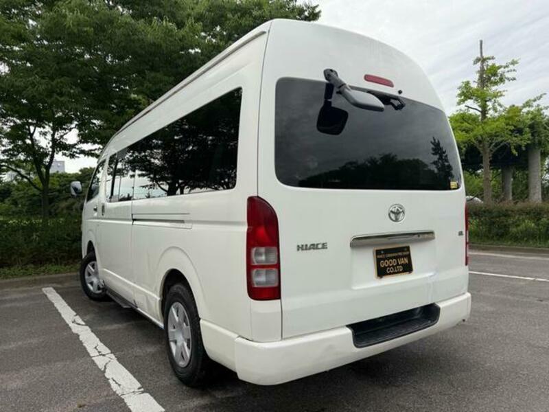 HIACE COMMUTER