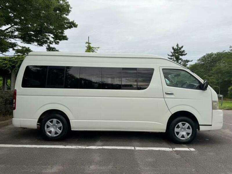 HIACE COMMUTER