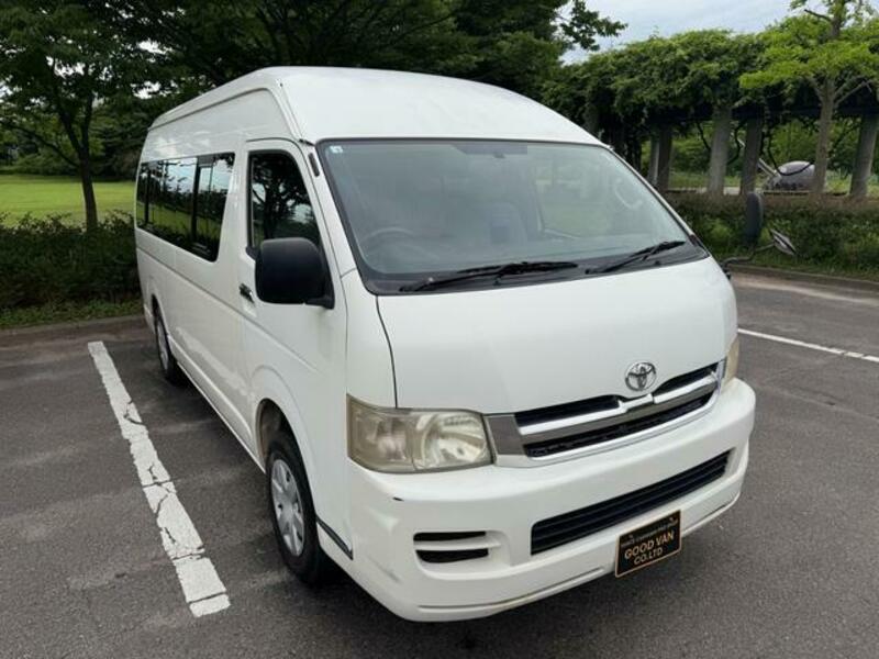 HIACE COMMUTER