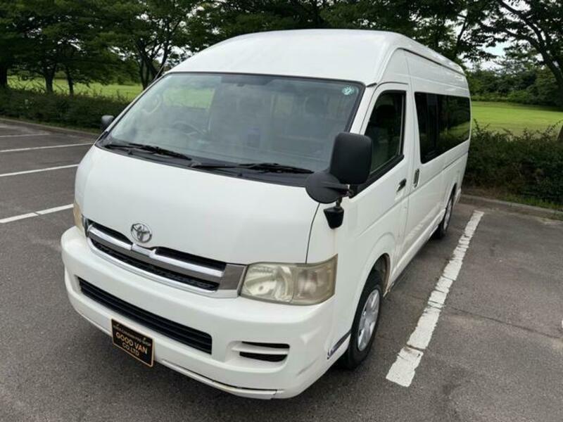 HIACE COMMUTER