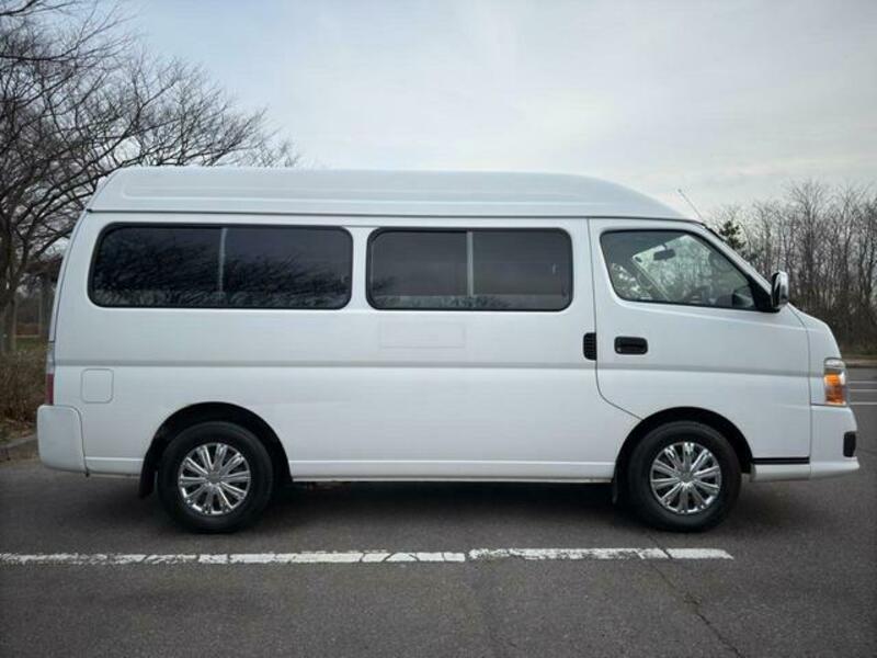 CARAVAN BUS