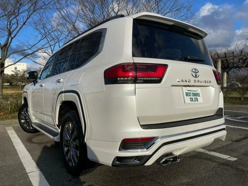 LAND CRUISER