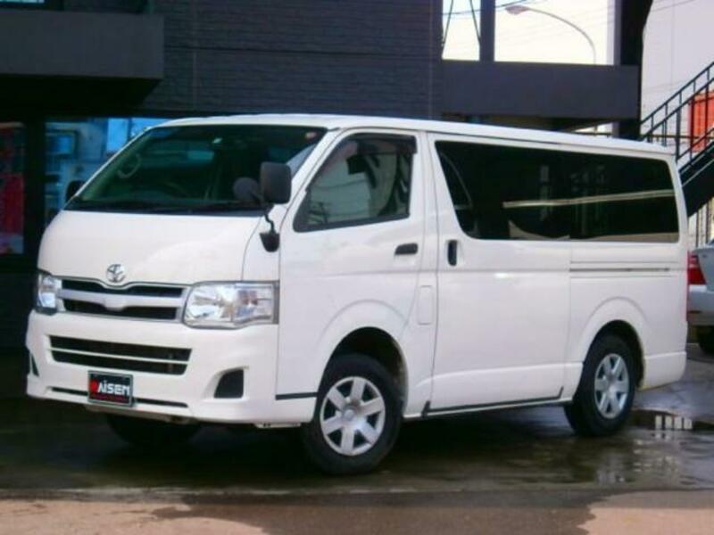 TOYOTA HIACE VAN