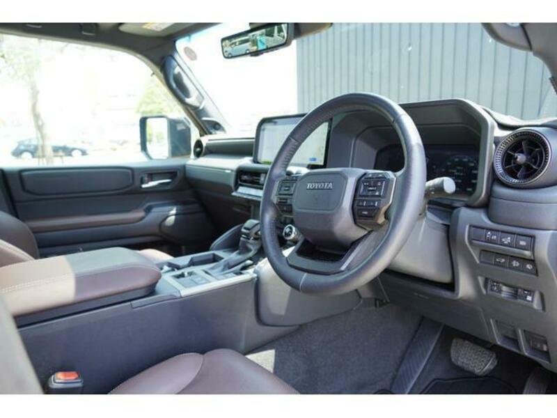 LAND CRUISER 250