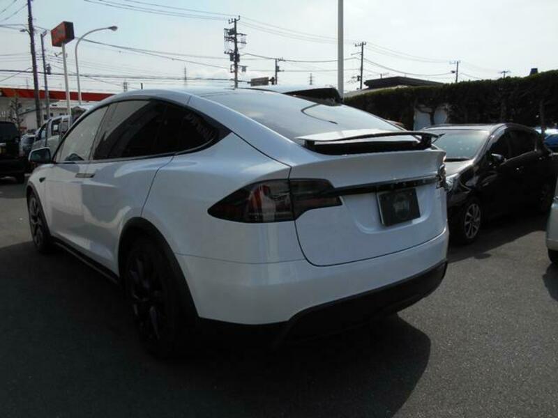 MODEL X