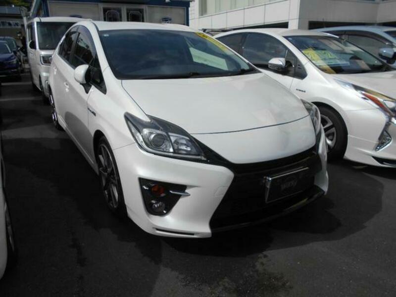 TOYOTA PRIUS