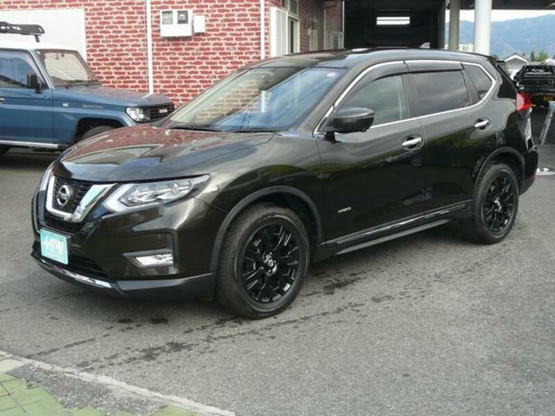 X-TRAIL