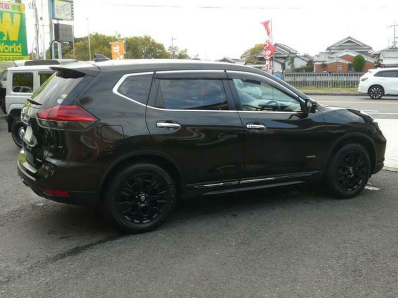 X-TRAIL