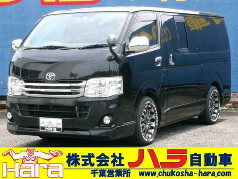 TOYOTA HIACE VAN