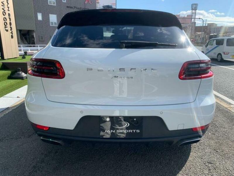 MACAN