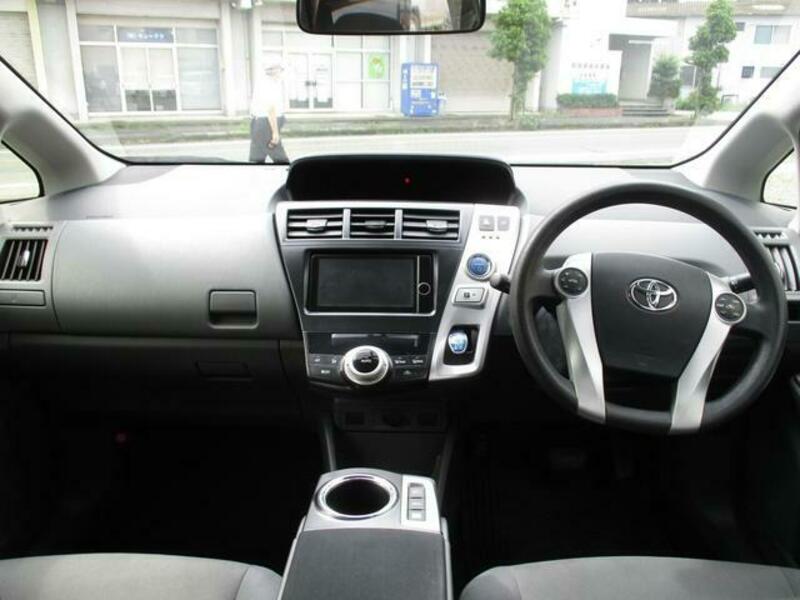 PRIUS ALPHA
