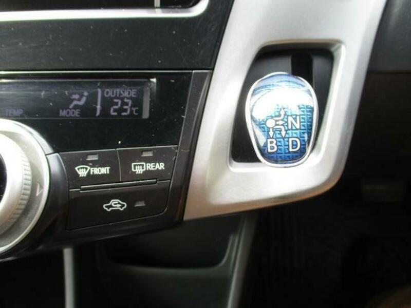PRIUS ALPHA