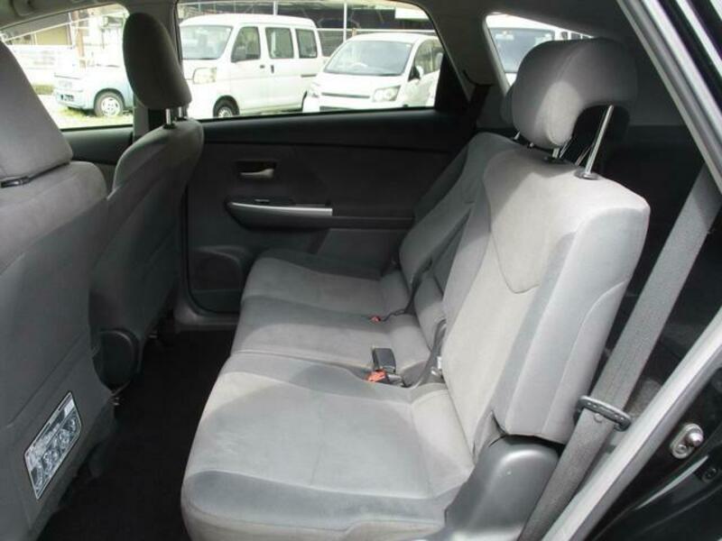 PRIUS ALPHA