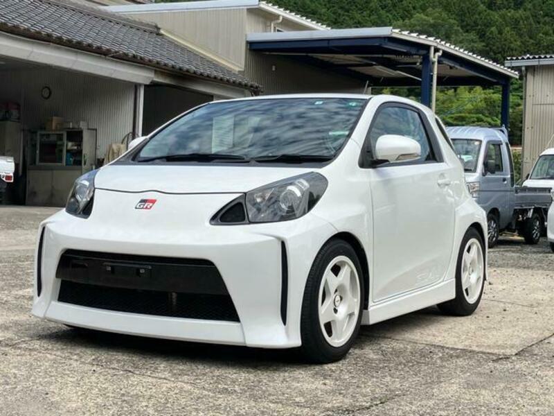 TOYOTA IQ