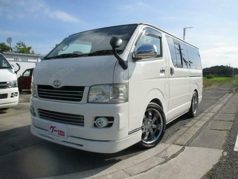 TOYOTA HIACE VAN