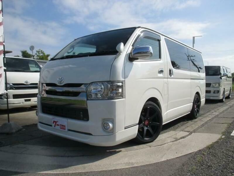 TOYOTA HIACE VAN