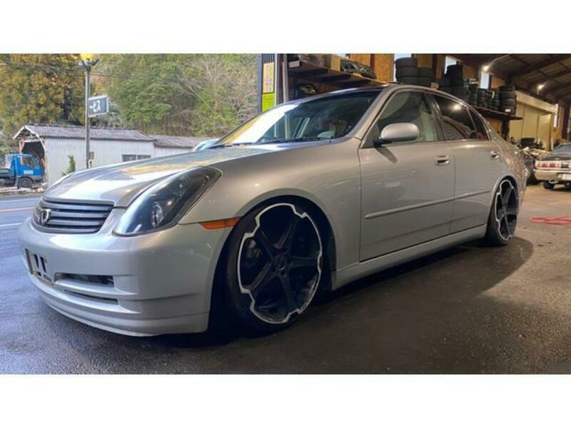 NISSAN SKYLINE