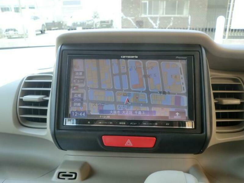 N BOX