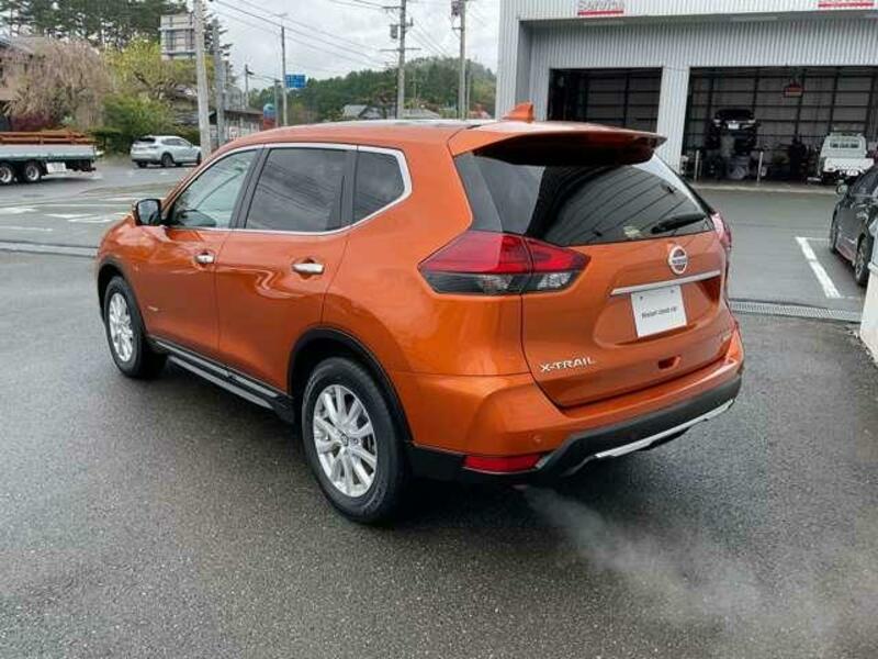 X-TRAIL
