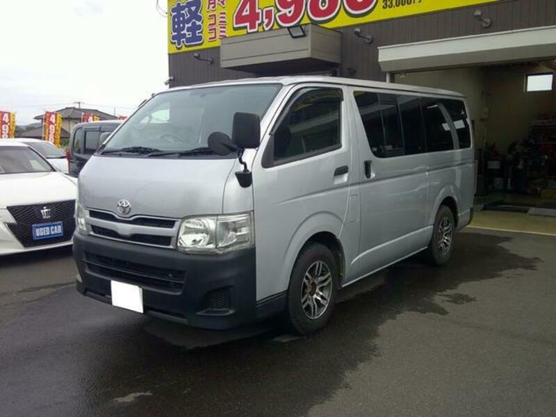 TOYOTA HIACE VAN