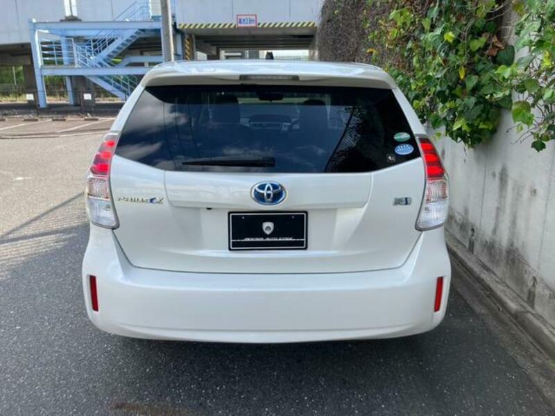 PRIUS ALPHA