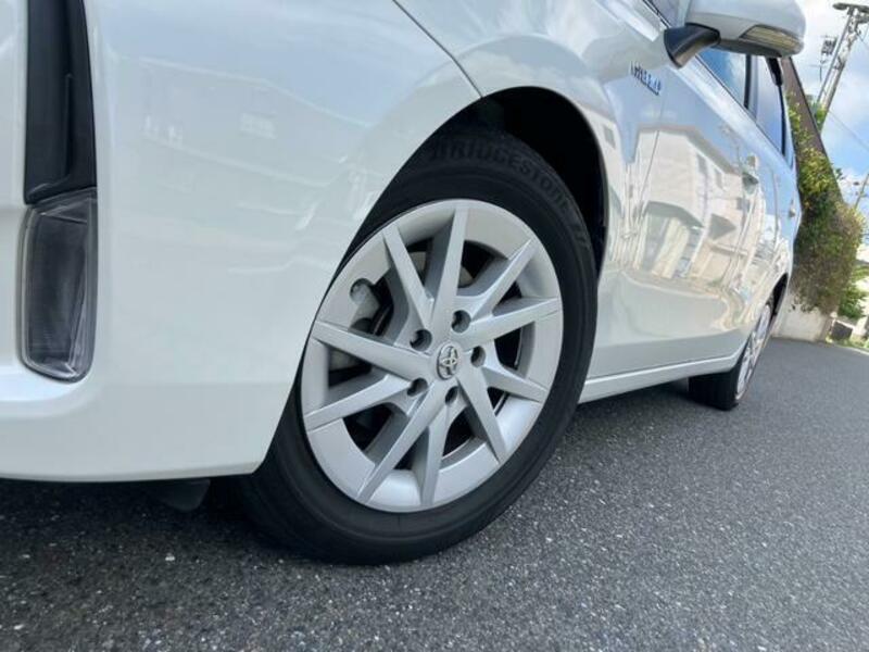 PRIUS ALPHA