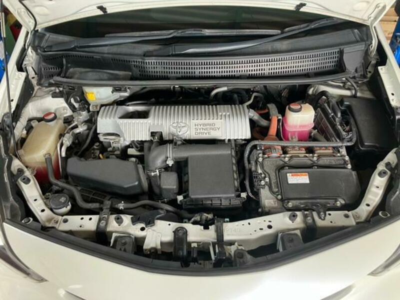 PRIUS ALPHA