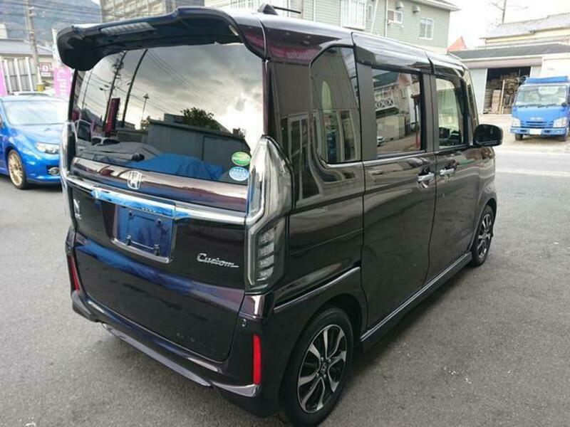 N BOX CUSTOM