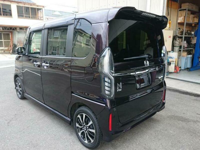 N BOX CUSTOM