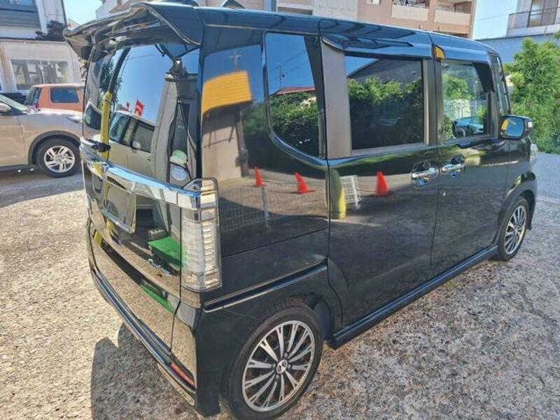 N BOX CUSTOM