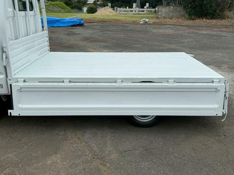 BONGO TRUCK